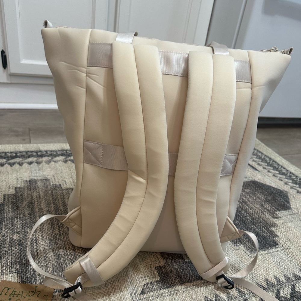 New Large Tote Backpack Travel Bag Faux Neoprene Cream All in Motion New Large - Picture 15 of 15